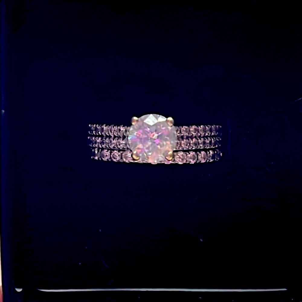 Customized 14 karat white gold Wedding Ring with 1 carat Round Diamond